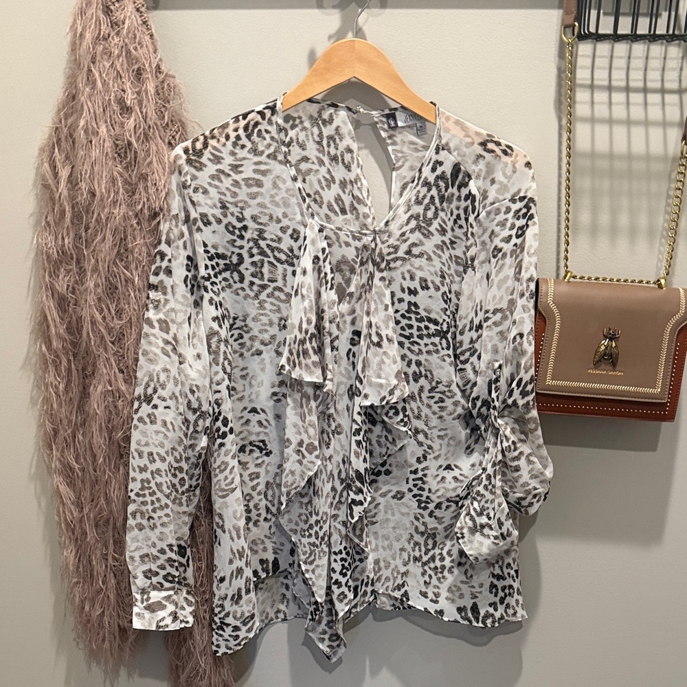 Jennifer Lopez Gray Leopard Print Blouse